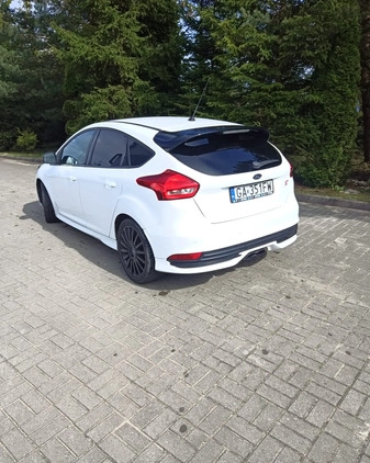 Ford Focus cena 52000 przebieg: 185000, rok produkcji 2015 z Gdynia małe 106